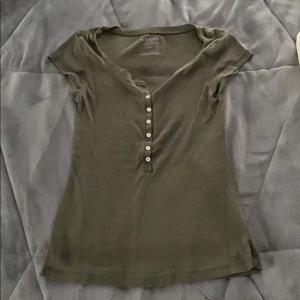 Women’s army green t shirt
